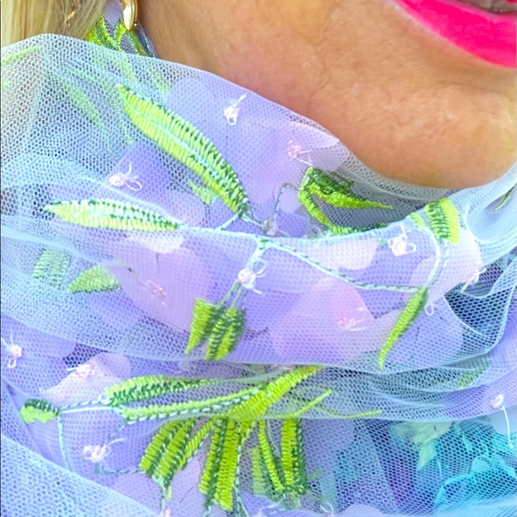 Lavender Shawl Custom Sheer 3D Floral Design Green Leaves - Picture 1 of 4